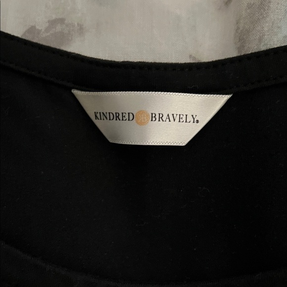 Kindred Bravely Elegant Black Pajama Set - Picture 2 of 3